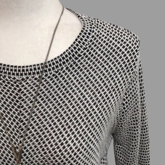 NWT A. Byer Tweed Knit Top with Silver-Tone Necklace, Off-White & Black, Size L - Picture 6 of 10